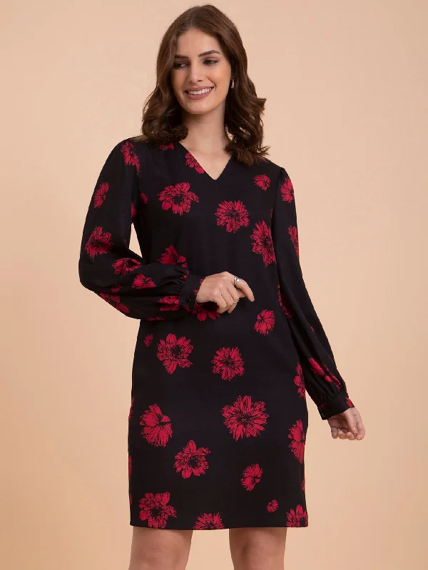 Floral Print Shift Dress - Black And Red Best floral dresses for curvy figures