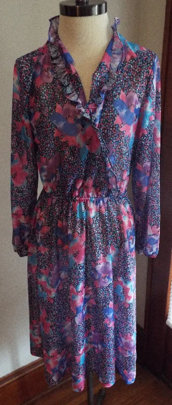 Vintage Long Sleeve Floral and Polka Dot Dress by Montgomery Ward Midi Maxi Outfit